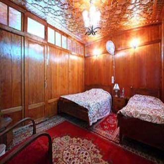 Houseboat Accommodation In Enchanting Srinagar!!, Srinagar 4